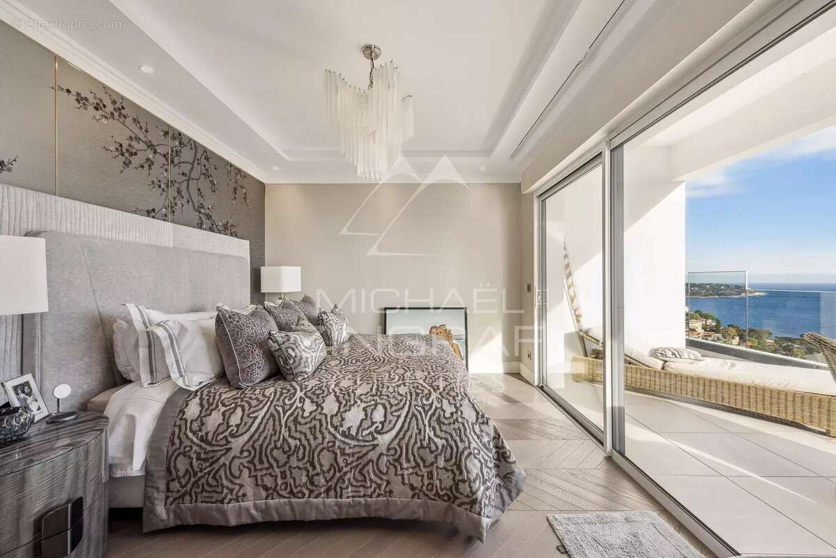 Appartement à ROQUEBRUNE-CAP-MARTIN