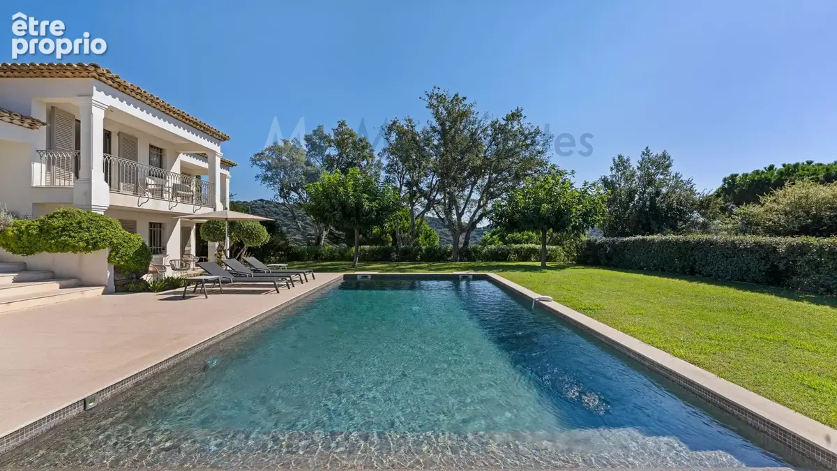 La Croix-Valmer  Villa avec une belle vue mer et de vastes espaces de vie - photo 3