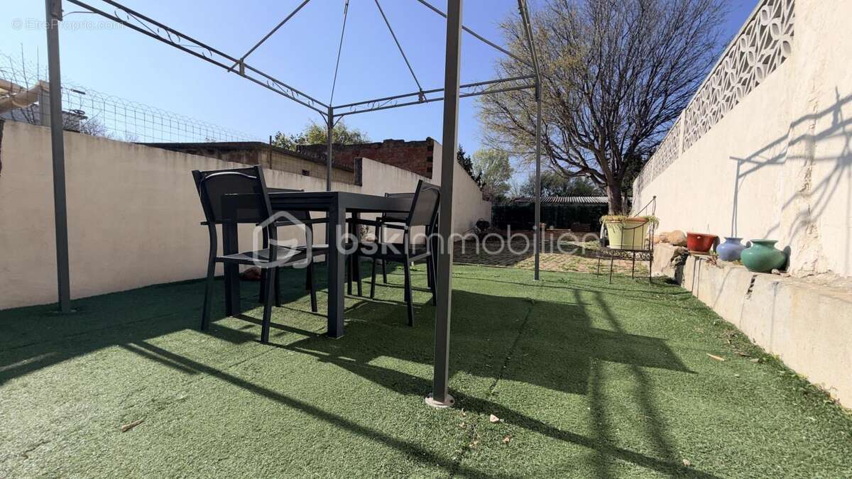 Maison à PEZILLA-LA-RIVIERE