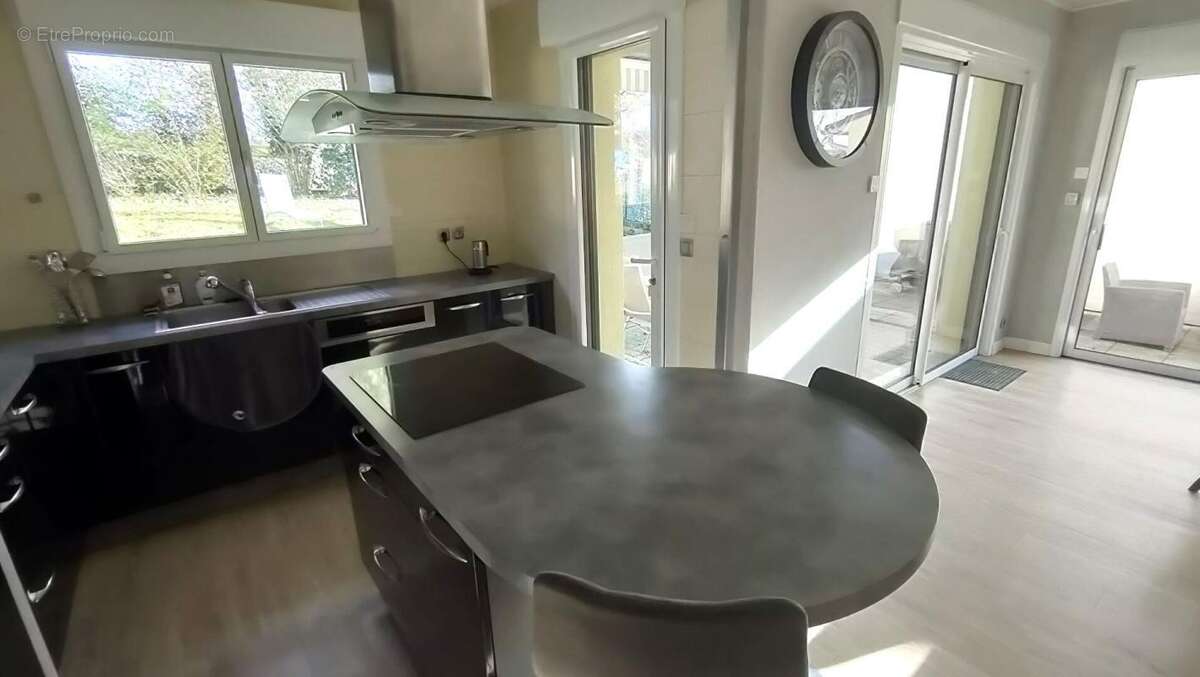 Maison à MORTAGNE-SUR-SEVRE