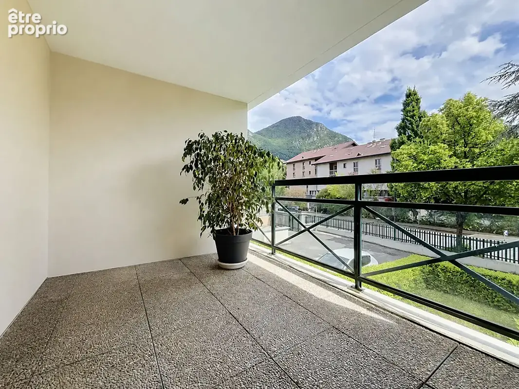 ANNECY LE VIEUX: T4 de 95 m² rénové, à deux pas du lac - photo 2