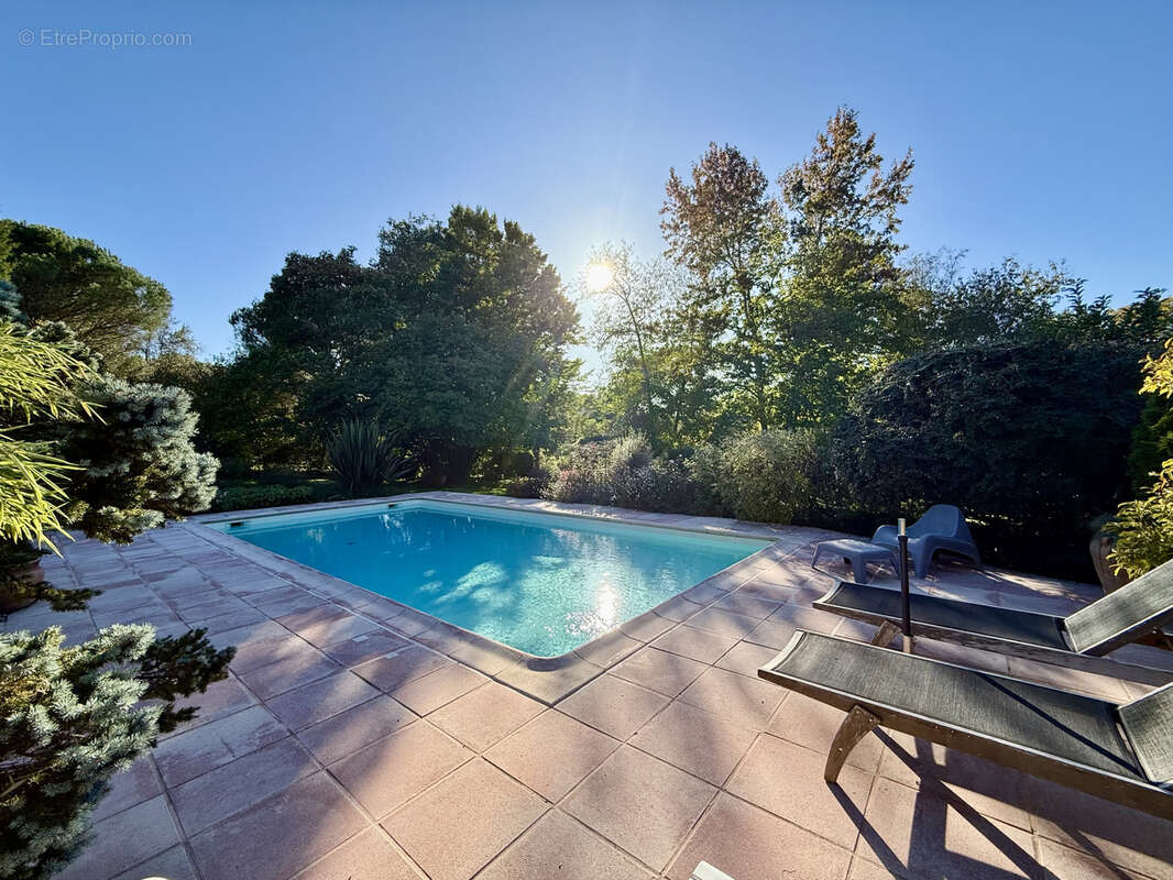 Maison à MONTAIGUT-SUR-SAVE