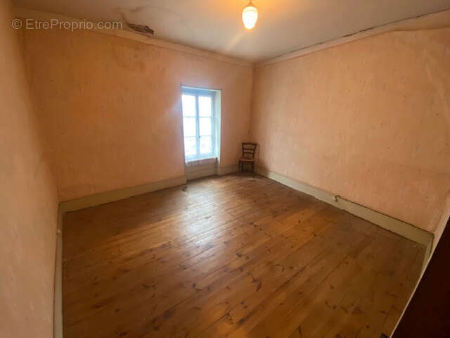 Maison à MARTRES-SUR-MORGE