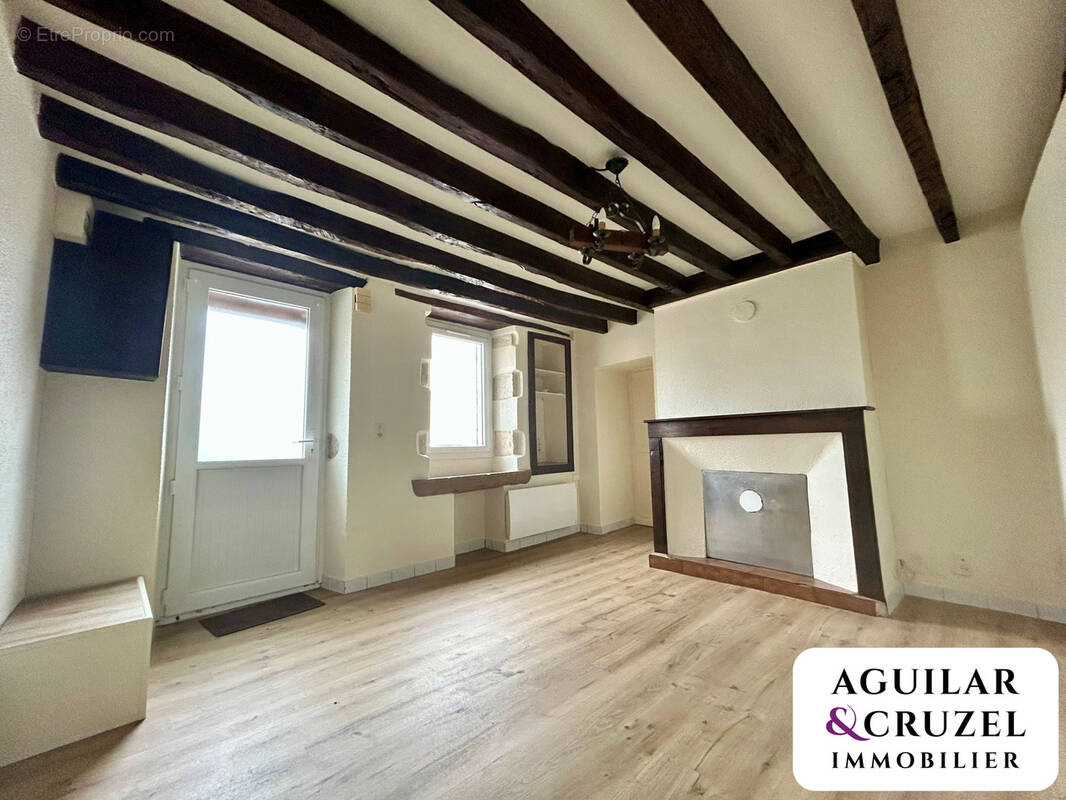 Maison à LA CHAPELLE-SAINT-URSIN