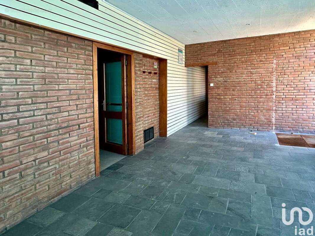 Photo 6 - Commerce à ALBERTVILLE