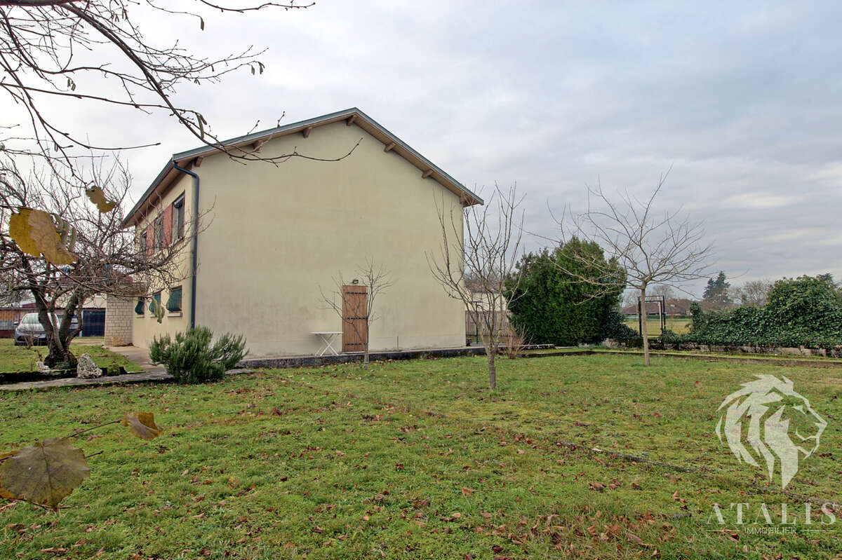 Maison à SAINT-HILAIRE-DU-ROSIER