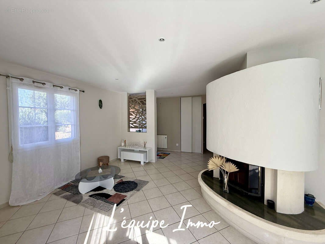 Villa t5 avec piscine et garage de 20m2 - photo 9