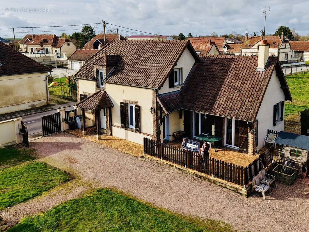 Maison à SAINT-MESMIN