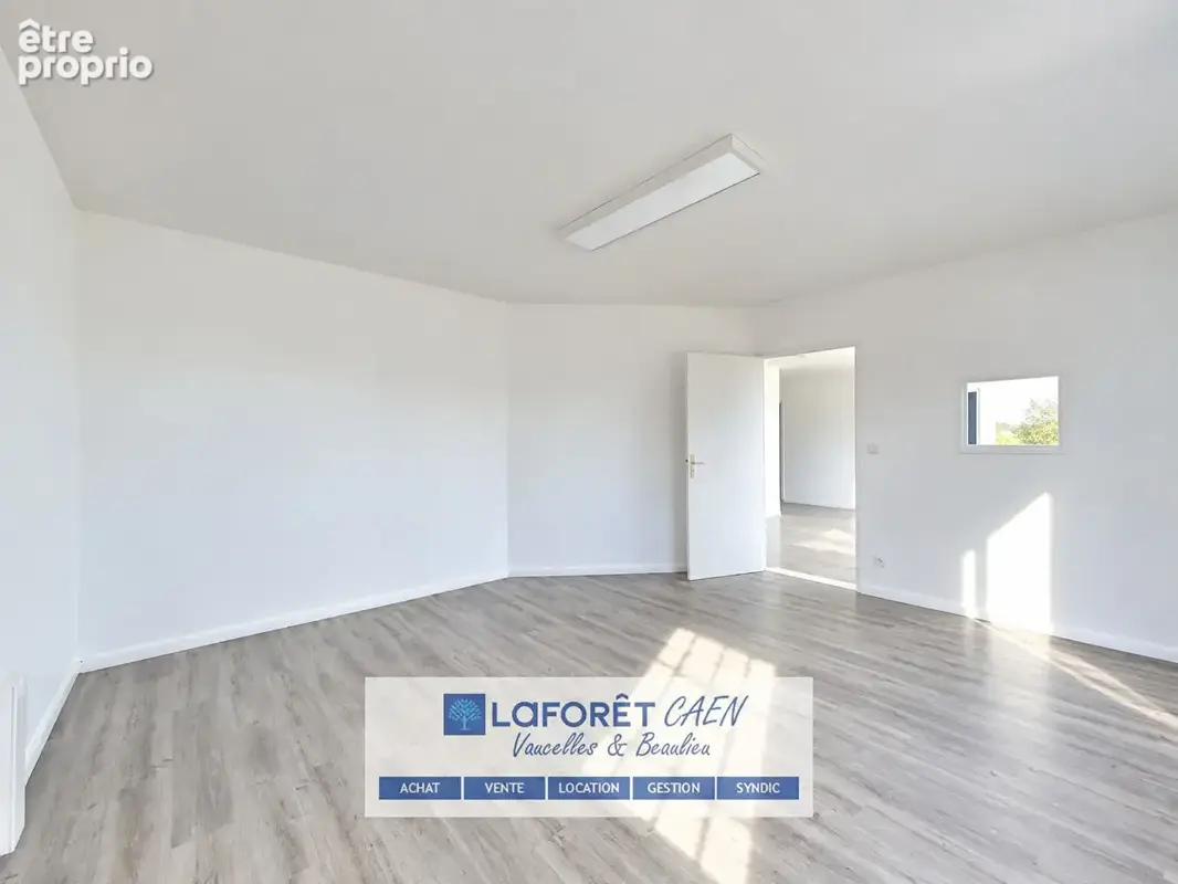 Ensemble immobilier bureaux + espace de stockage + appartement 3 pièces - photo 4