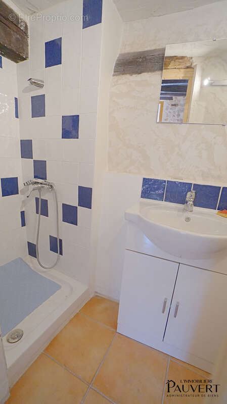Appartement à GREOLIERES