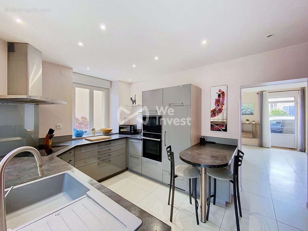 Maison 234 m² à Villaines-La-Carelle  - photo 7