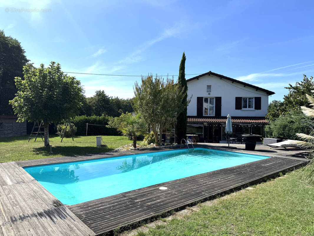 Maison à CASTELJALOUX