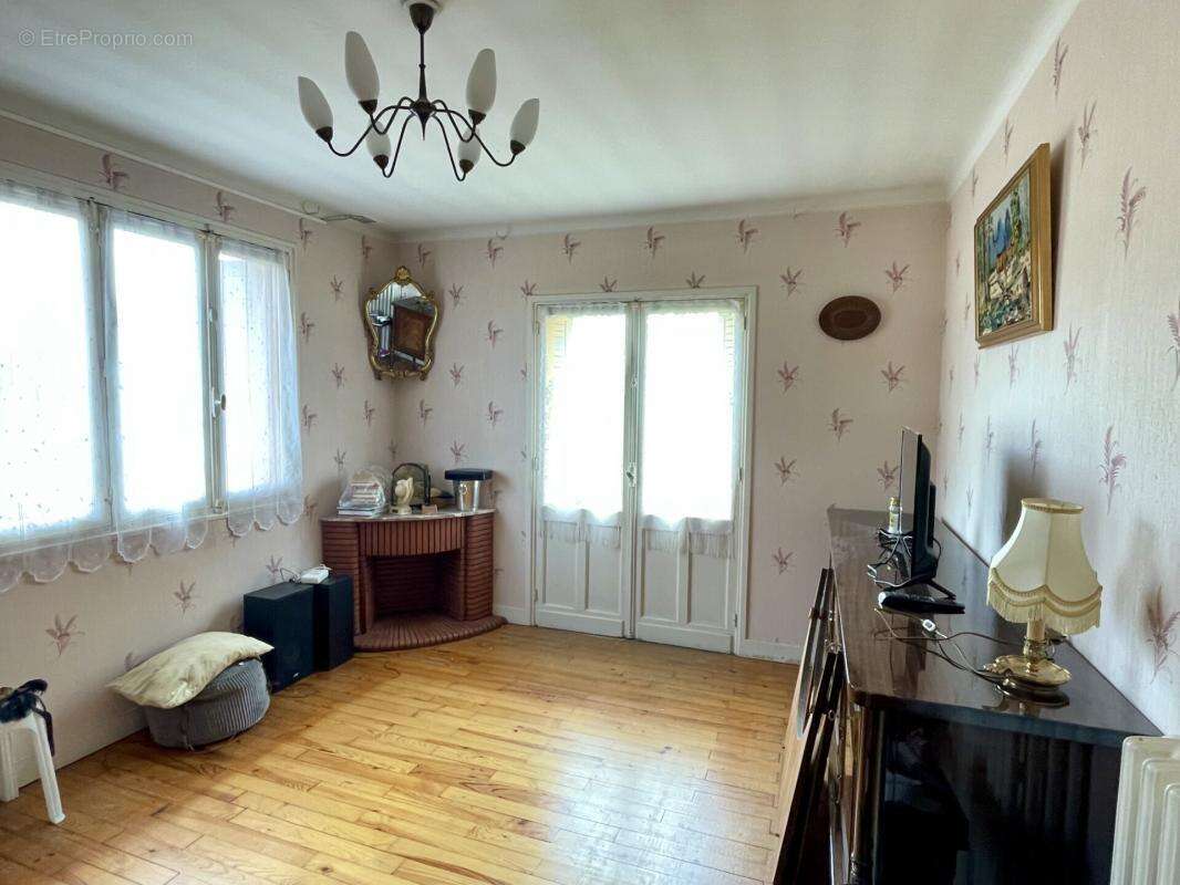 Jolie maison à rénover près de l'école Otzar Hatorah - photo 3