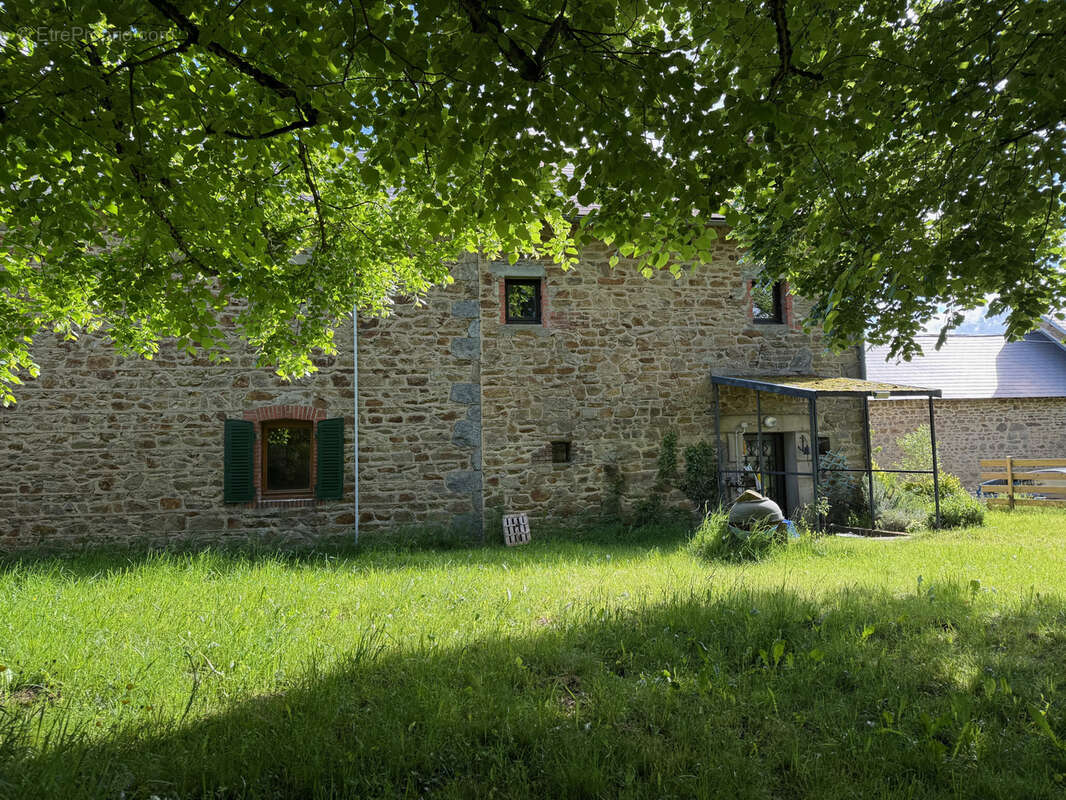 Maison à NEUF-EGLISE