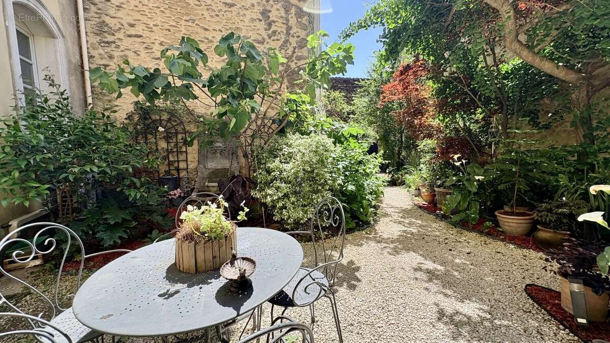 Maison à COURTHEZON