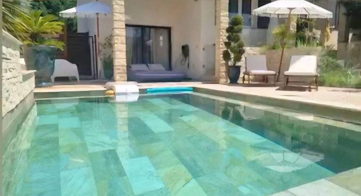 Maison à ROCHEFORT-DU-GARD