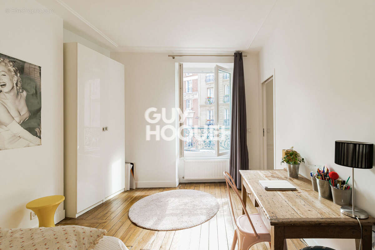 Appartement à PARIS-18E