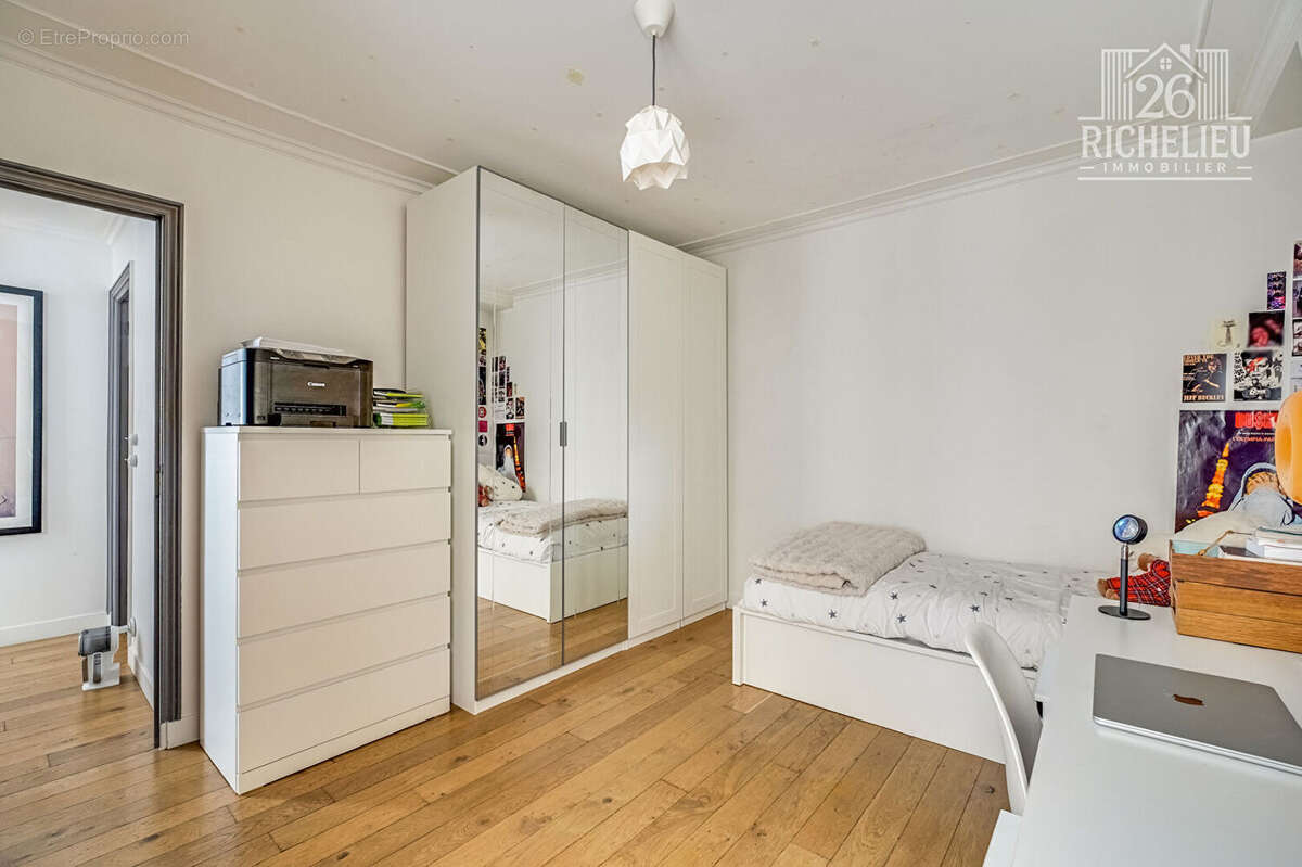 Appartement à PARIS-2E