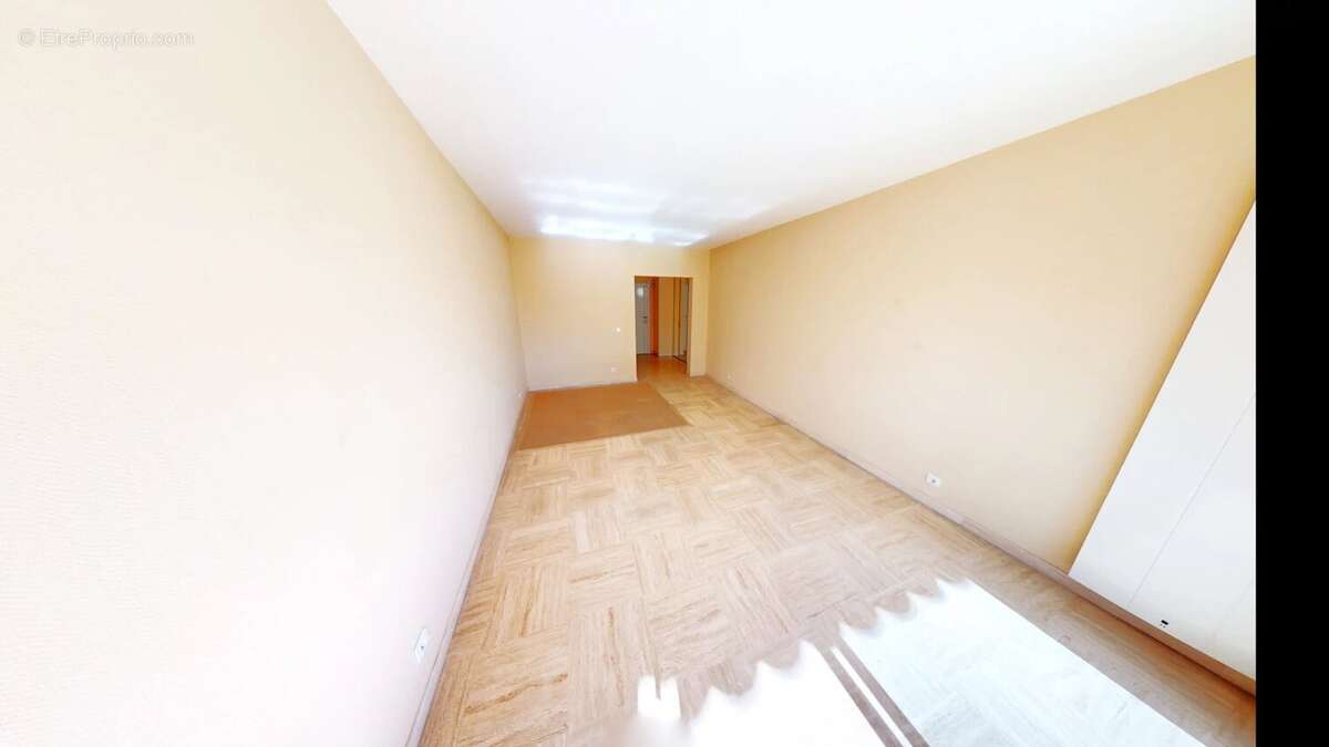 Appartement à VILLENEUVE-LOUBET