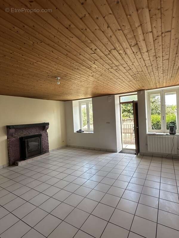Maison à SAINT-LAURENT-SUR-SEVRE