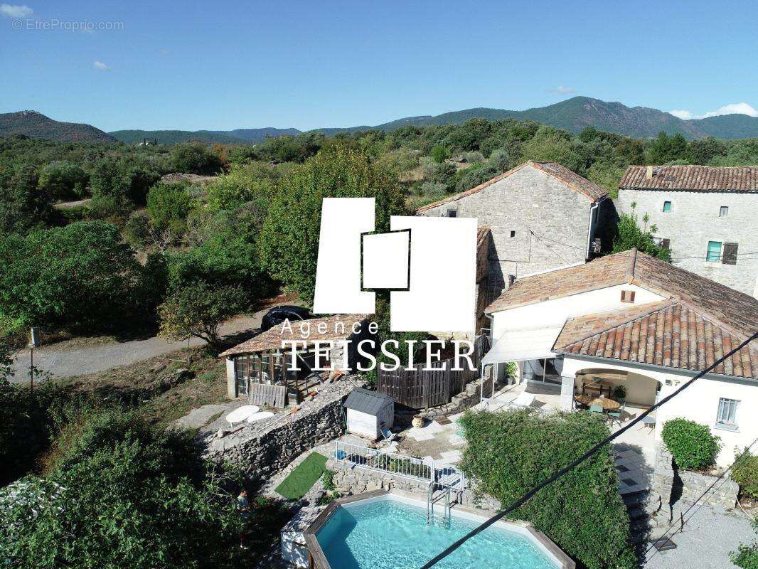 Ensemble immobilier - 2 maisons sur 4 150 m² - Les Vans (07 - photo 12