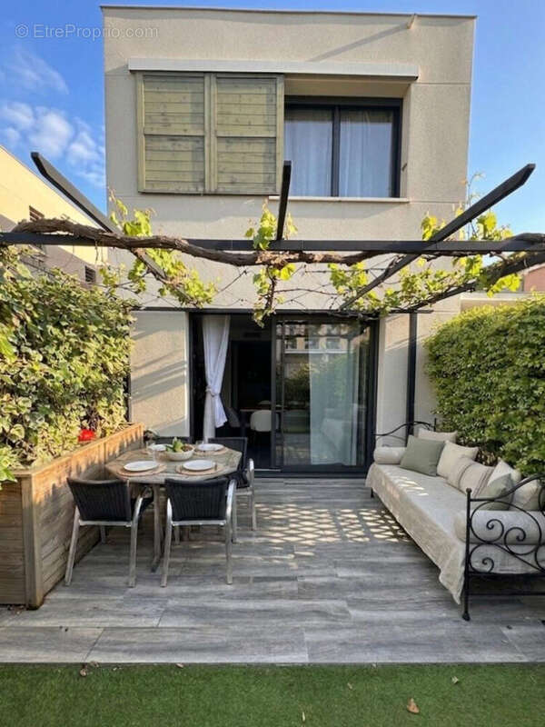 Aix-en-Provence (La Duranne Haute) - Maison contemporaine de 2017 type 3 avec jardin et garage - photo 10