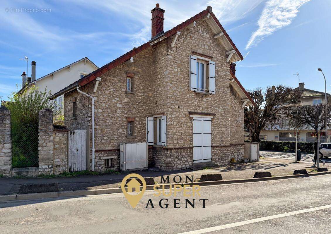 Maison à MELUN
