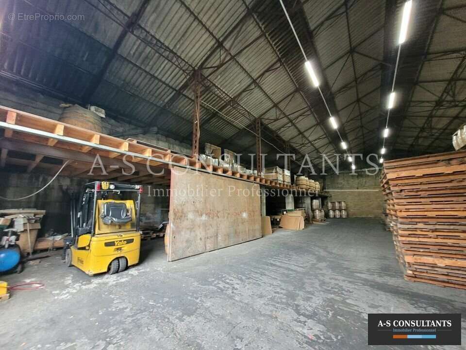 Commerce à MORAS-EN-VALLOIRE