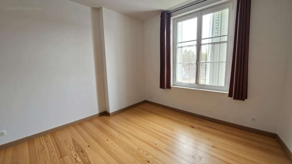 Maison rénovée – 3 chambres – Terrain clos –  AUBIGNE RACAN (72) - photo 10