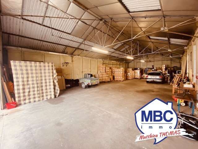 Bâtiment / Usine réhabilitable de 407 m² - photo 3