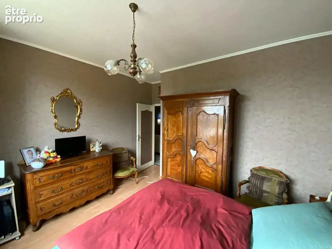 SAINT-EMILAND - Ténement immobilier comprenant deux maisons avec dépendances sur terrain de 1ha 48a 95ca - photo 5
