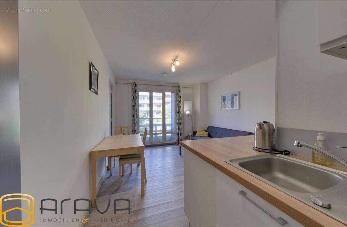 Salon cuisine - Appartement à GRENOBLE
