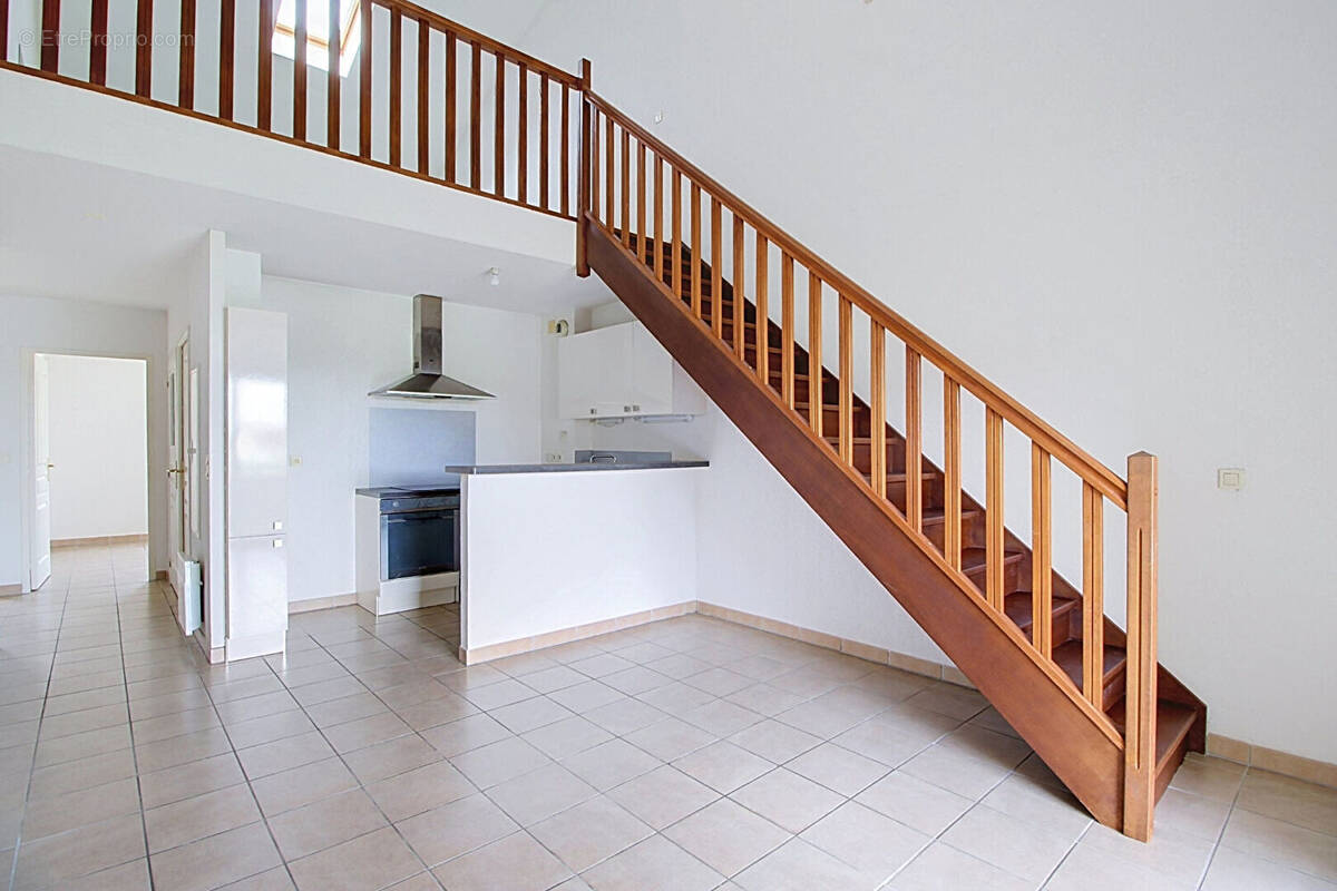 Appartement à LORGUES