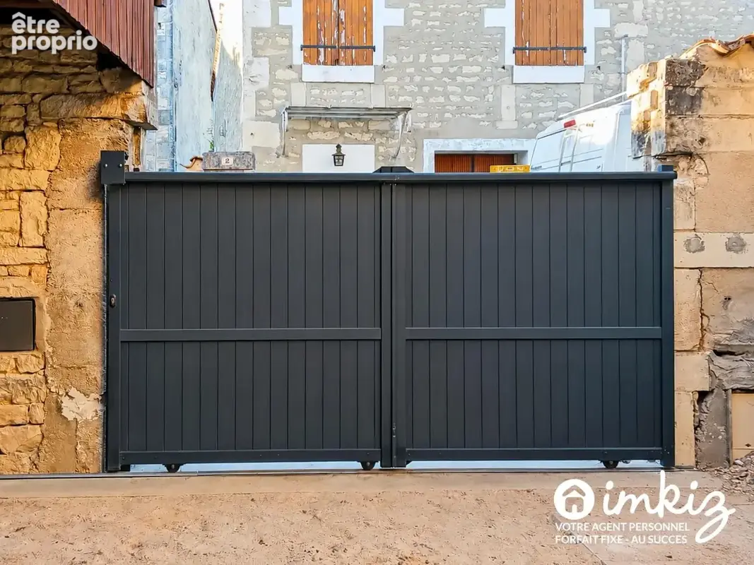 Maison 5 pièces de 140 m² avec cour et préau - photo 6