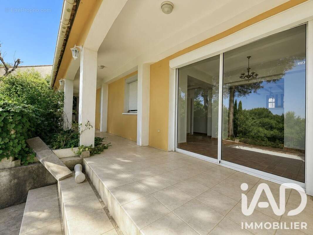 Maison 135 m² à Cogolin  - photo 7