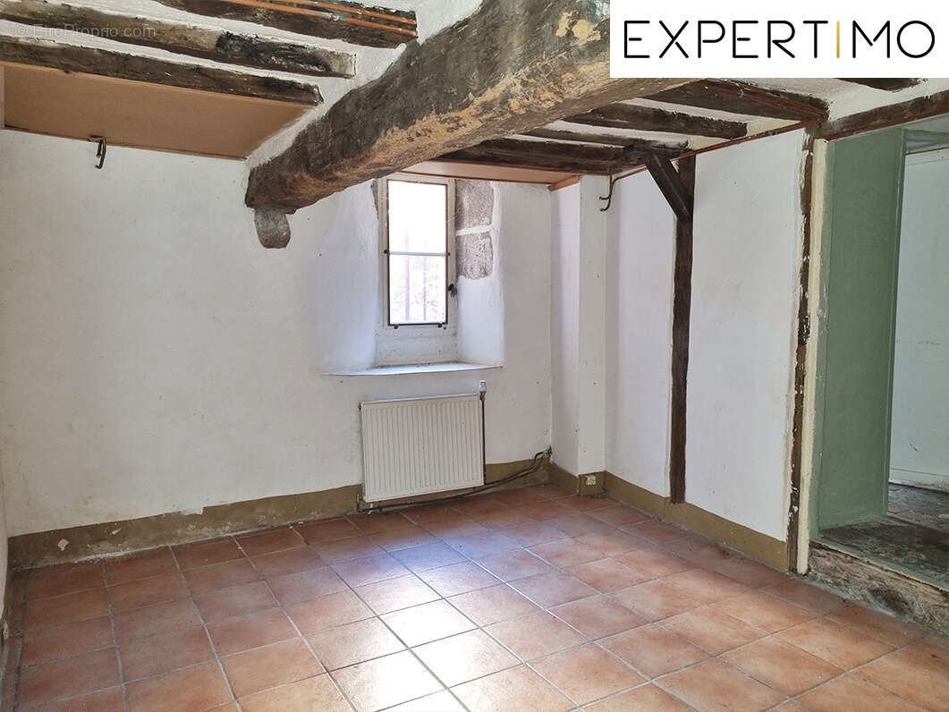Maison atypique de 100 m2, avec petite cour. - photo 7