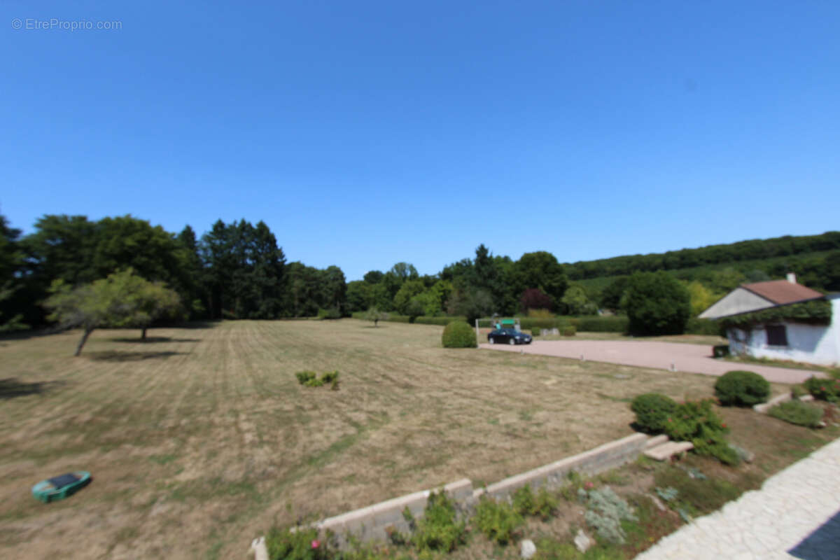 Maison à SAINT-AUBIN-LES-FORGES