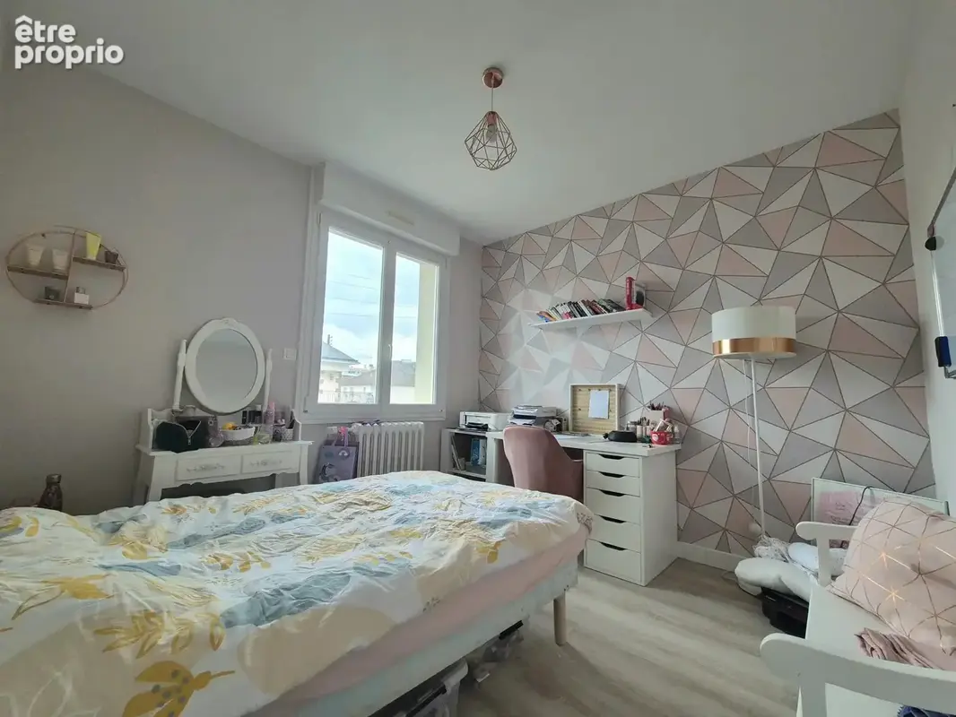 Laval - pavillon de 83 m² - 4 chambres - photo 4