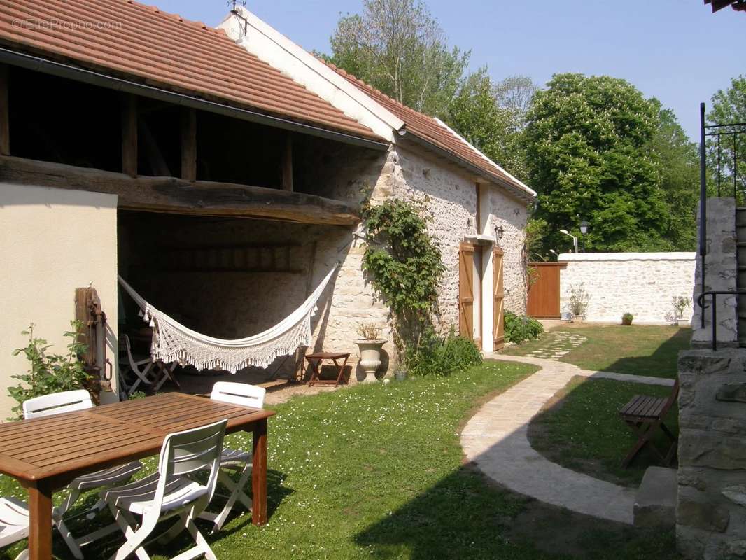 Maison à VAYRES-SUR-ESSONNE