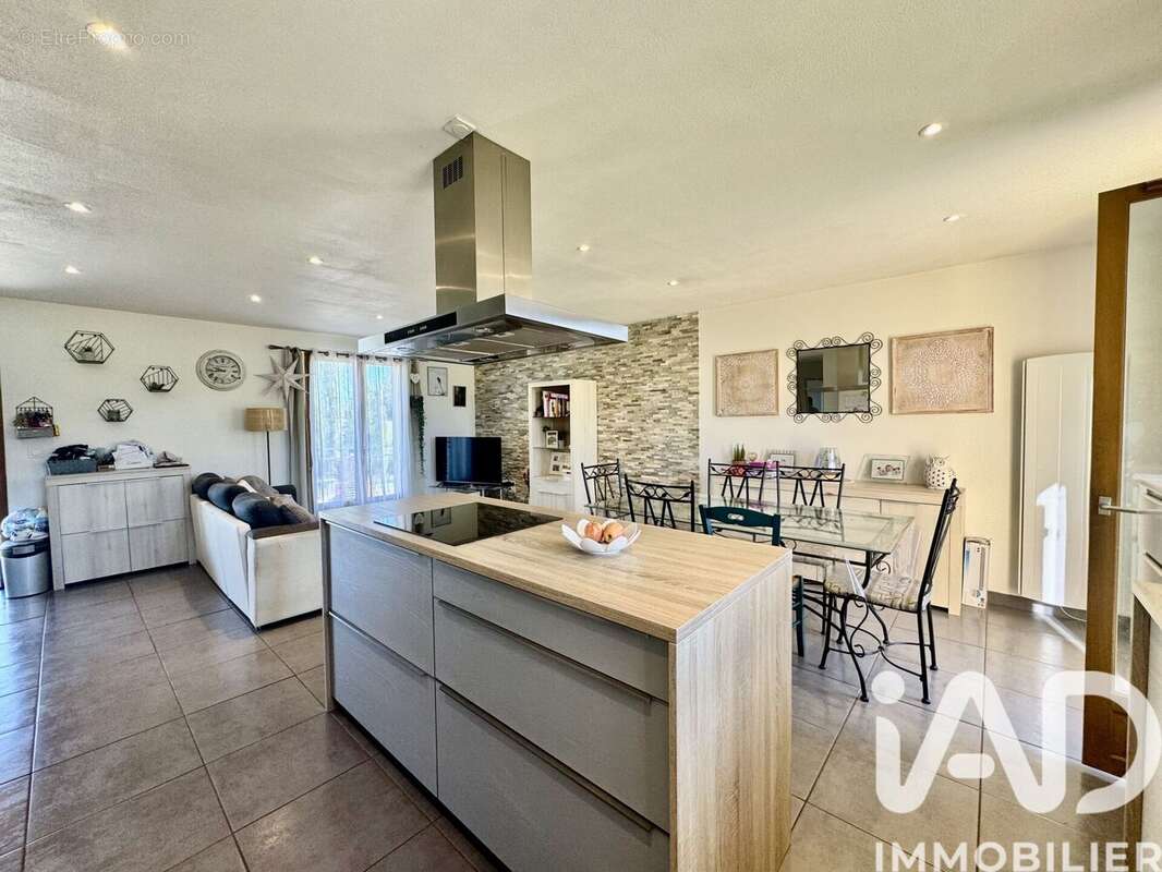 Maison 74 m² à Villeneuve-Sur-Yonne  - photo 8
