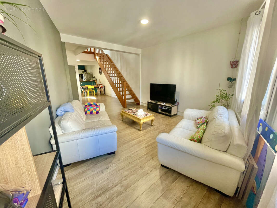 Appartement à THOISSEY