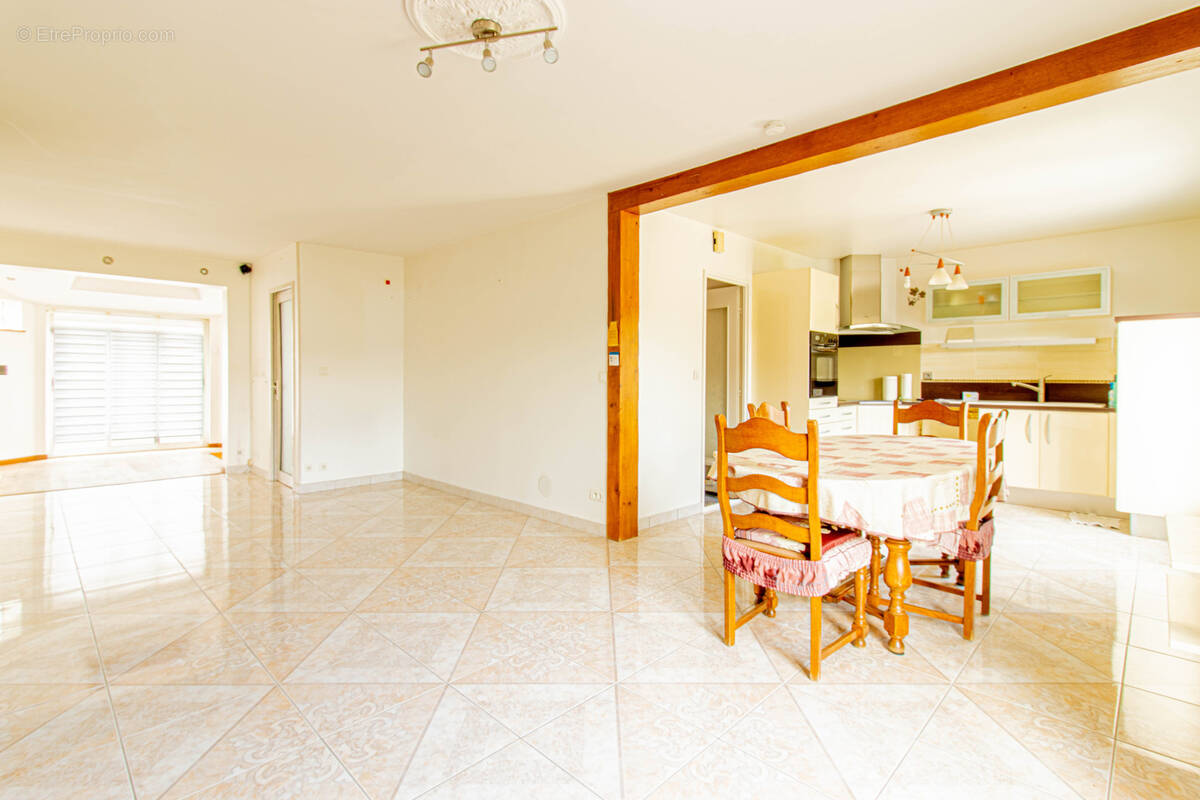 Maison à NOUZONVILLE