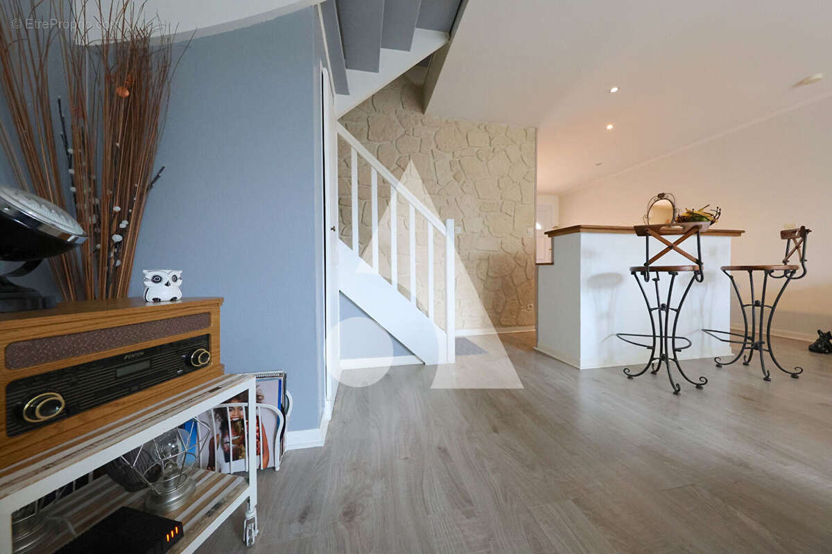 Maison à SAINT-PIERRE-DU-PERRAY