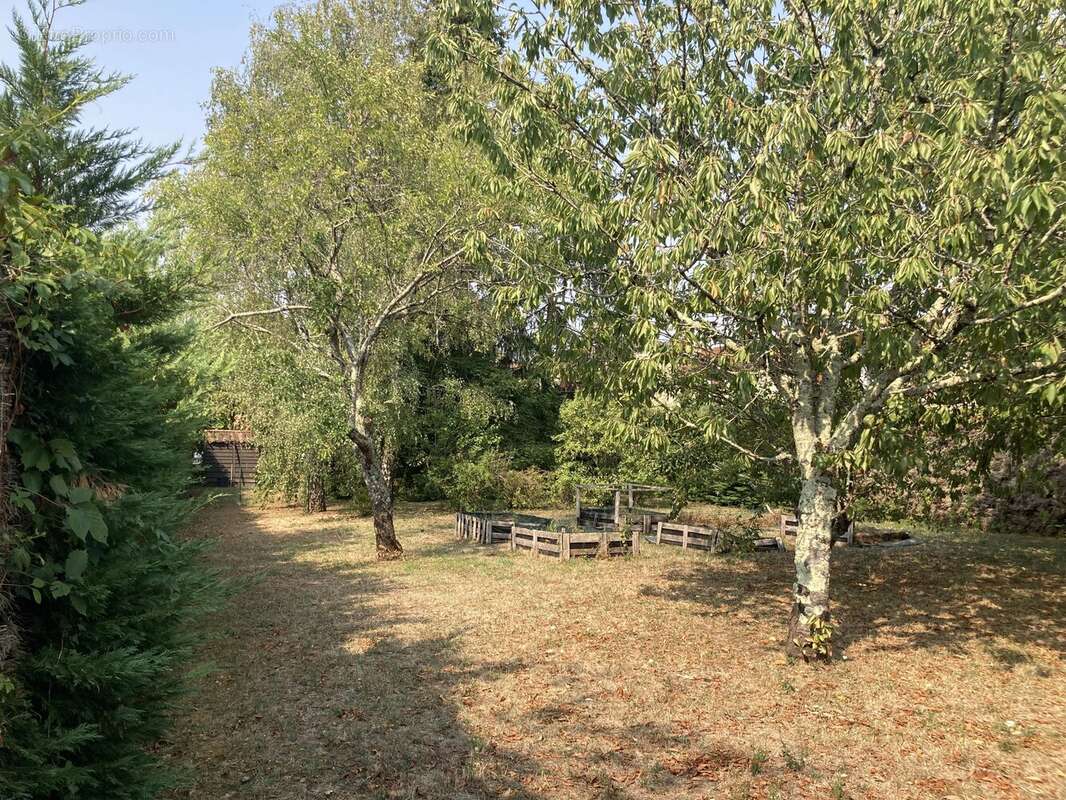 Maison de village avec de vastes espaces de vie - photo 2