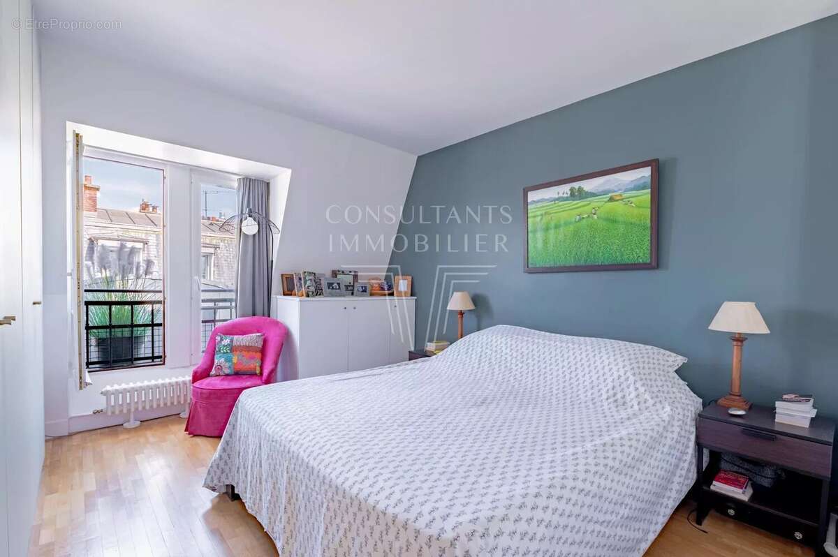 Appartement à PARIS-17E
