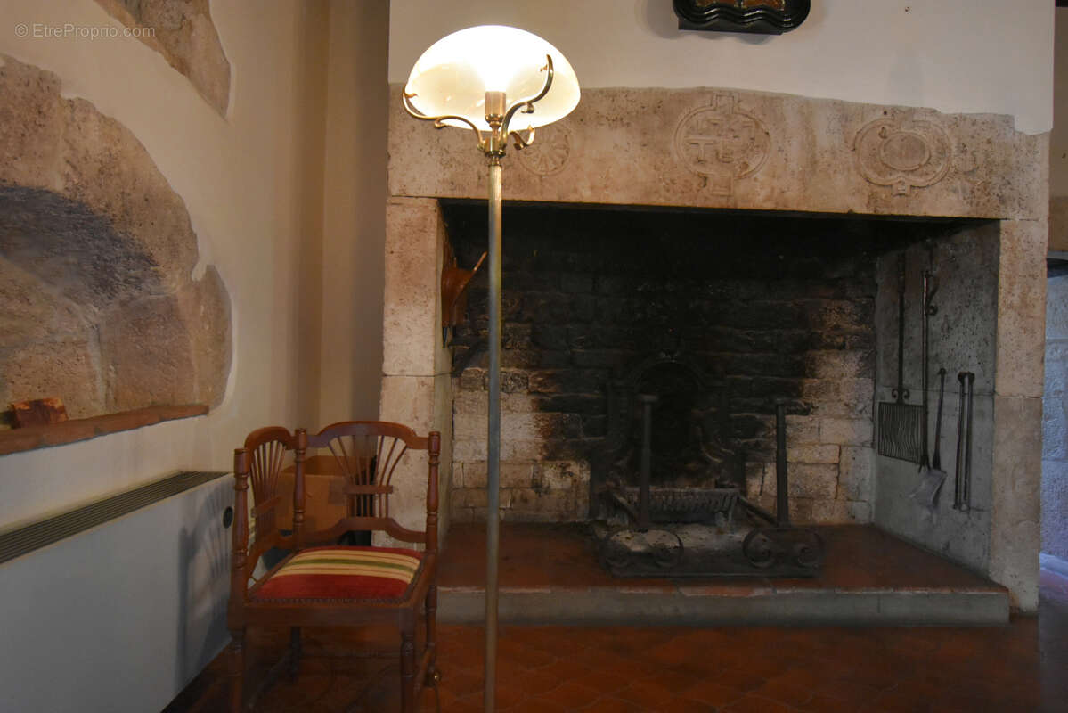 Maison à MONTAIGU-DE-QUERCY