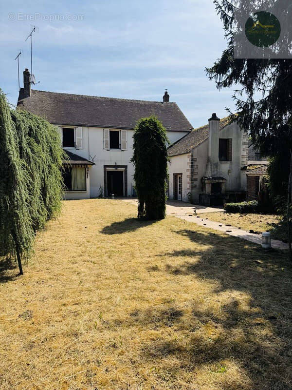 Maison bourgeoise au coeur d'egreville - photo 2