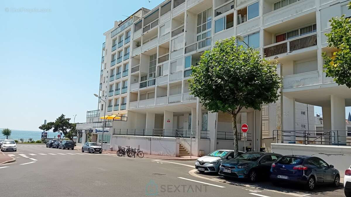 Secteur Foncillon, Appartement rénové de 54 m² deux chambres - photo 2