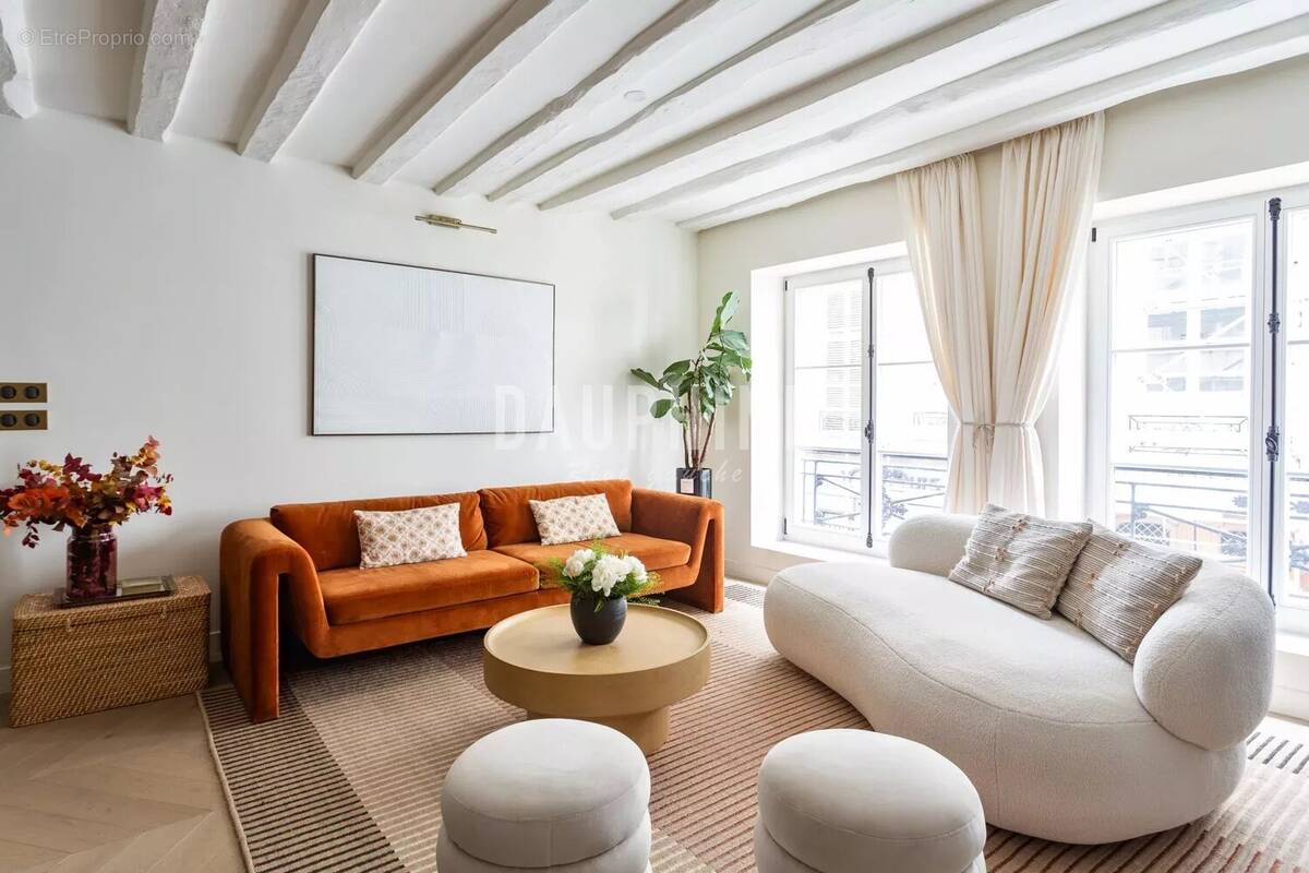 Appartement à PARIS-7E