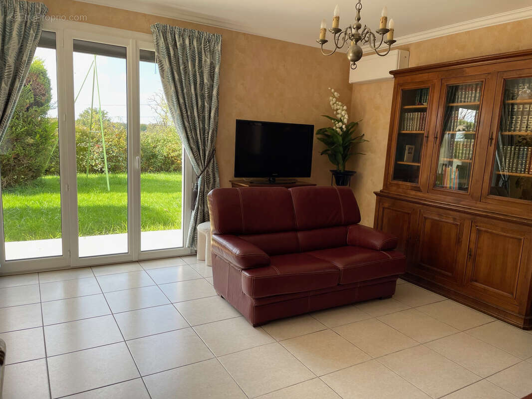 Maison à LESSARD-LE-NATIONAL